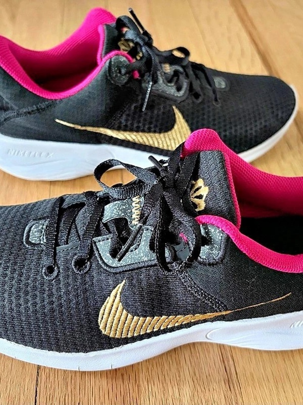 Nike Flex Experience Run Black & Pink Sneakers Size 8